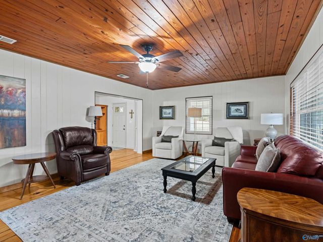 2111 Bakers Chapel Road, Guntersville, AL 35976