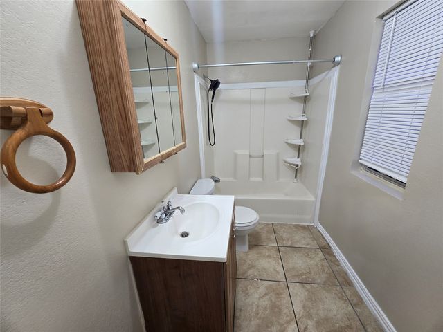 212 E 4th Street, Keene, TX 76059