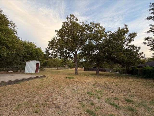 212 E 4th Street, Keene, TX 76059