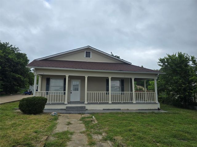 212 E 4th Street, Keene, TX 76059