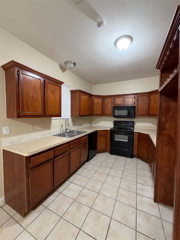 212 E 4th Street, Keene, TX 76059