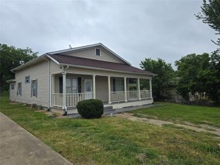 212 E 4th Street, Keene, TX 76059