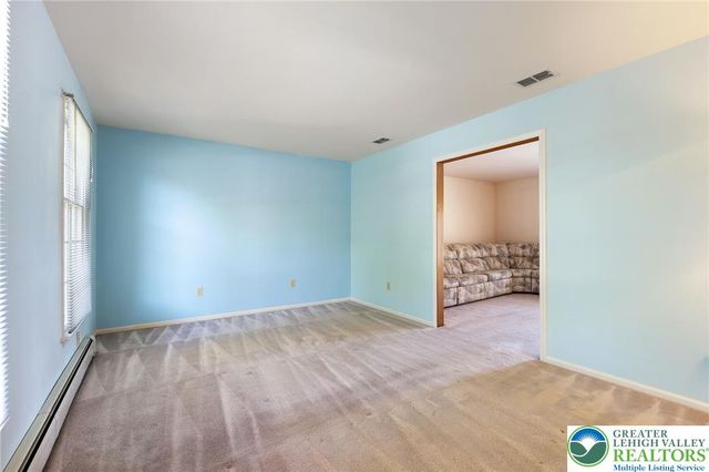 1346 Dayspring Drive, Lower Macungie Twp, PA 18106