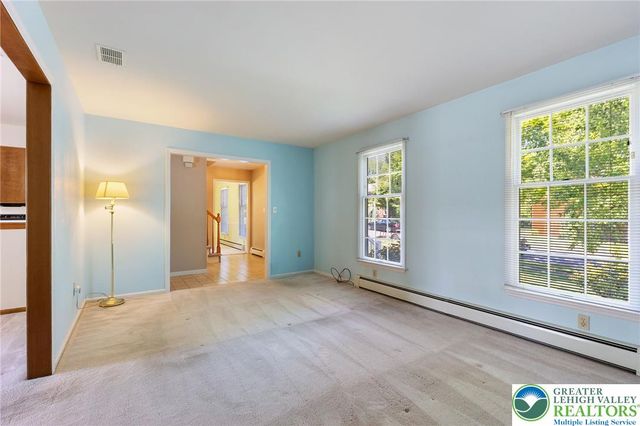 1346 Dayspring Drive, Lower Macungie Twp, PA 18106