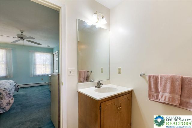 1346 Dayspring Drive, Lower Macungie Twp, PA 18106
