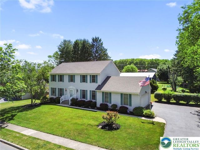 1346 Dayspring Drive, Lower Macungie Twp, PA 18106