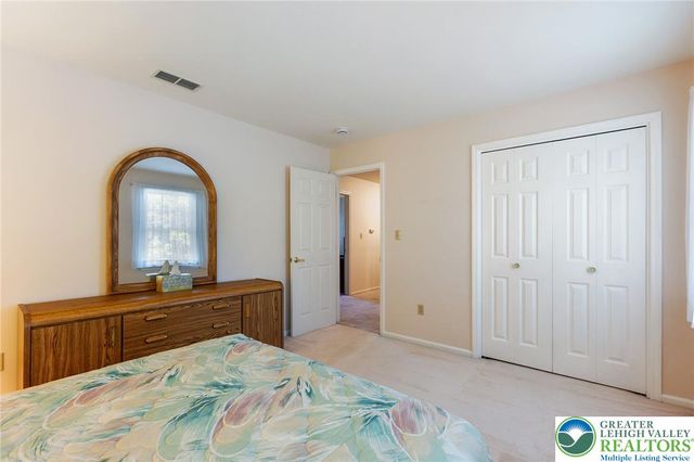 1346 Dayspring Drive, Lower Macungie Twp, PA 18106