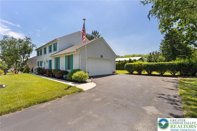 1346 Dayspring Drive, Lower Macungie Twp, PA 18106
