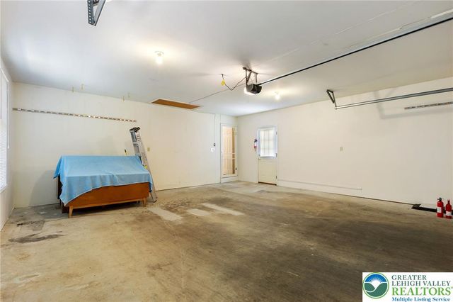1346 Dayspring Drive, Lower Macungie Twp, PA 18106