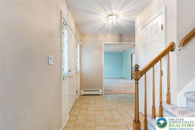 1346 Dayspring Drive, Lower Macungie Twp, PA 18106
