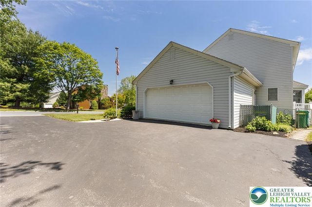 1346 Dayspring Drive, Lower Macungie Twp, PA 18106