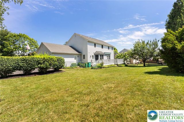 1346 Dayspring Drive, Lower Macungie Twp, PA 18106