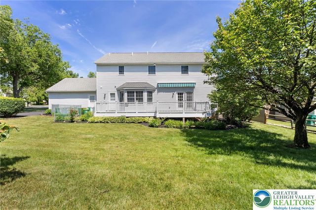 1346 Dayspring Drive, Lower Macungie Twp, PA 18106