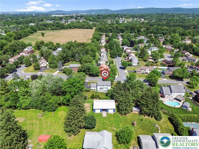 1346 Dayspring Drive, Lower Macungie Twp, PA 18106