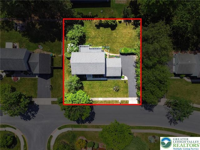 1346 Dayspring Drive, Lower Macungie Twp, PA 18106