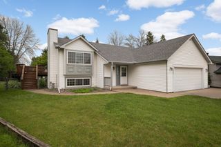 2432 Henslow Court N, Oakdale, MN 55128