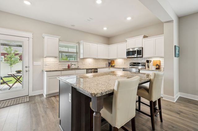 2530 Fig Dr, Murfreesboro, TN 37127