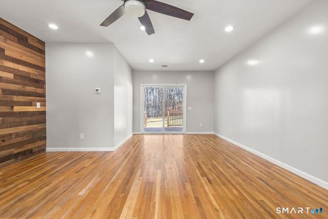 10 Karen Boulevard, Newtown, CT 06470