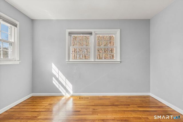 10 Karen Boulevard, Newtown, CT 06470