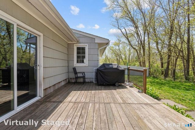 10 Karen Boulevard, Newtown, CT 06470