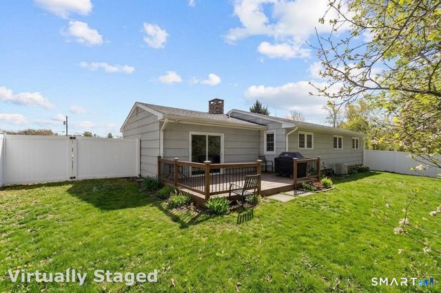 10 Karen Boulevard, Newtown, CT 06470