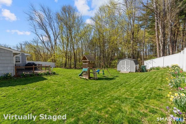 10 Karen Boulevard, Newtown, CT 06470