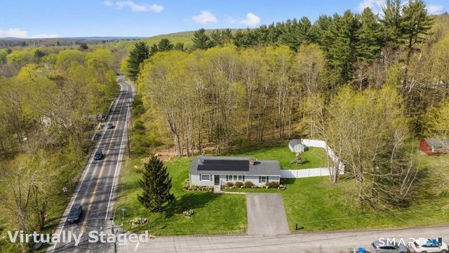 10 Karen Boulevard, Newtown, CT 06470