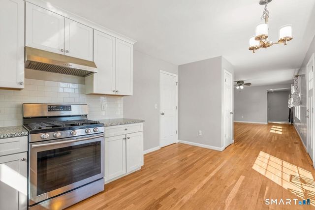 10 Karen Boulevard, Newtown, CT 06470