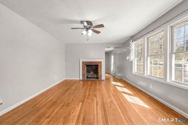 10 Karen Boulevard, Newtown, CT 06470