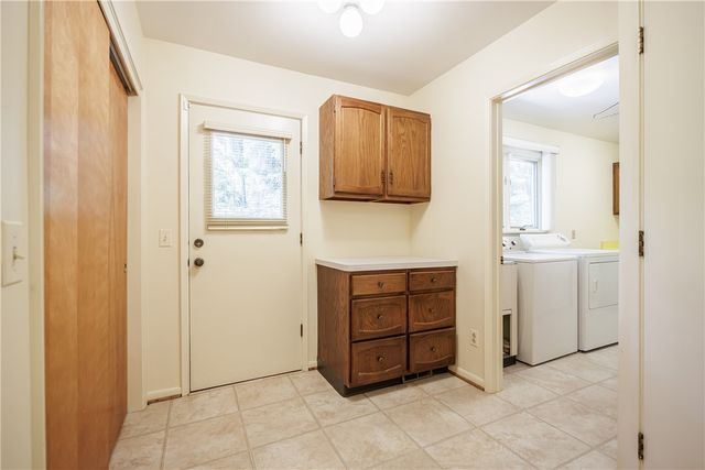 17 Tuliptree Lane, Irondequoit, NY 14617
