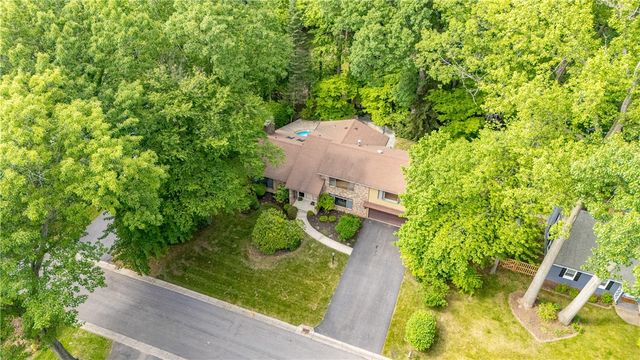 17 Tuliptree Lane, Irondequoit, NY 14617