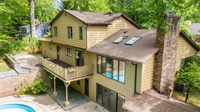17 Tuliptree Lane, Irondequoit, NY 14617