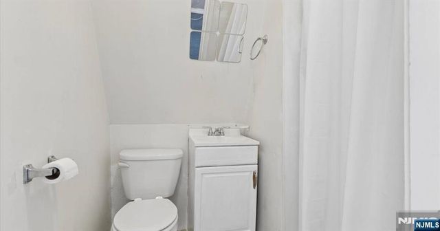 162 Forest Avenue, Lyndhurst, NJ 07071