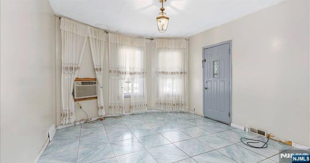 162 Forest Avenue, Lyndhurst, NJ 07071