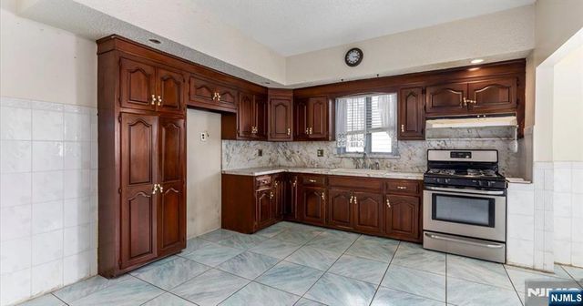 162 Forest Avenue, Lyndhurst, NJ 07071