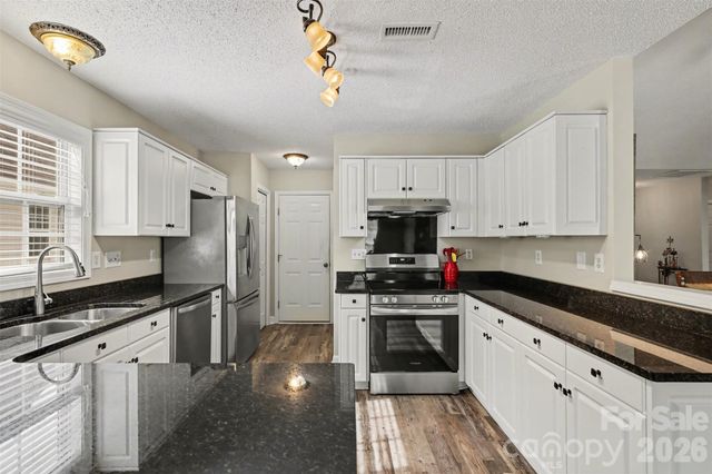 4404 Stonefield Drive, Charlotte, NC 28269