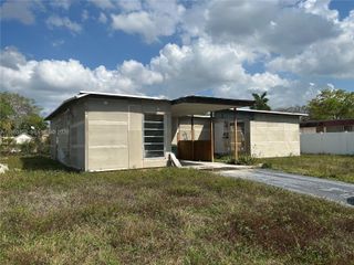 7802 NW 68th Terrace, Tamarac, FL 33321