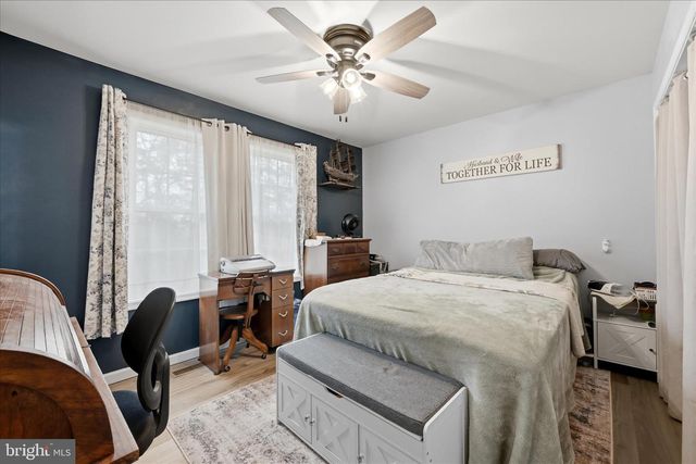 212 FREIGHT CAR CIR, Bunker Hill, WV 25413