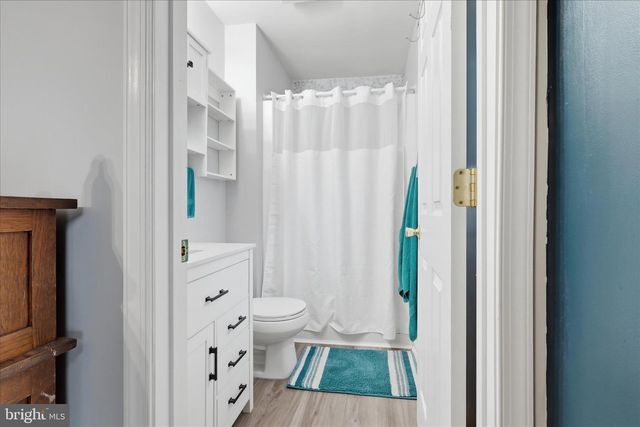 212 FREIGHT CAR CIR, Bunker Hill, WV 25413