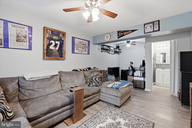 212 FREIGHT CAR CIR, Bunker Hill, WV 25413