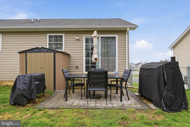 212 FREIGHT CAR CIR, Bunker Hill, WV 25413