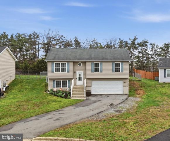 212 FREIGHT CAR CIR, Bunker Hill, WV 25413