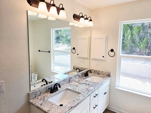 684 Appaloosa DR, Fischer, TX 78623