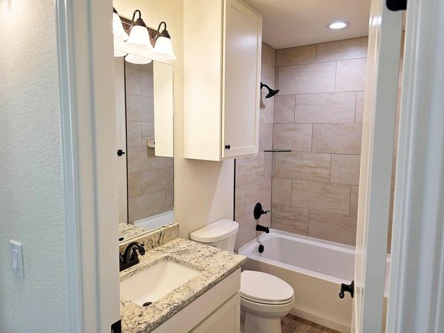 684 Appaloosa DR, Fischer, TX 78623