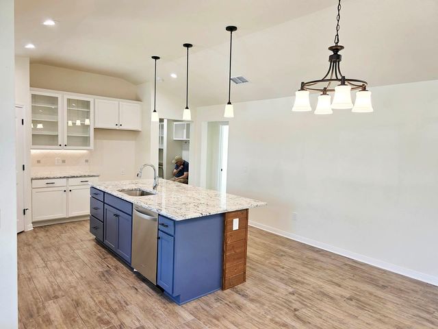 684 Appaloosa DR, Fischer, TX 78623