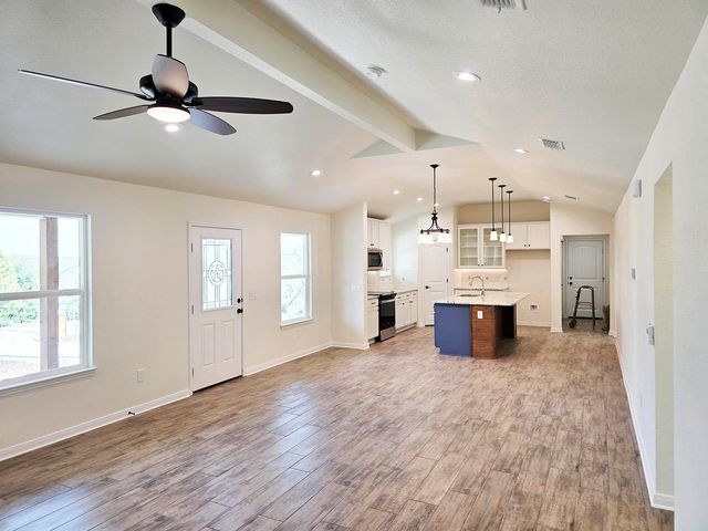 684 Appaloosa DR, Fischer, TX 78623
