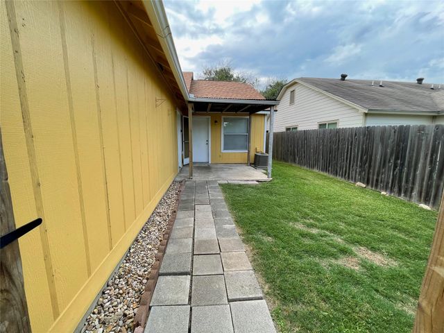 8117 West Gate BLVD A, Austin, TX 78745