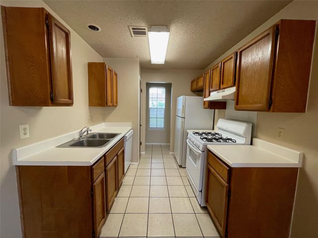 8117 West Gate BLVD A, Austin, TX 78745