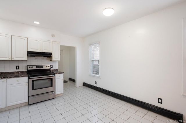 41 Atlantic Avenue, Freeport, NY 11520