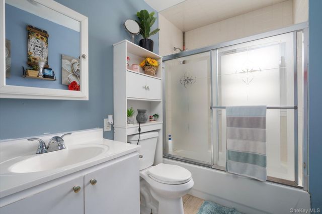 41 Atlantic Avenue, Freeport, NY 11520